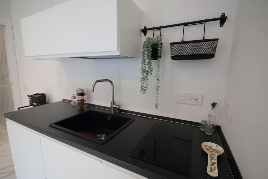 Appartamento Chiaia Arcoleo House - Sofia *