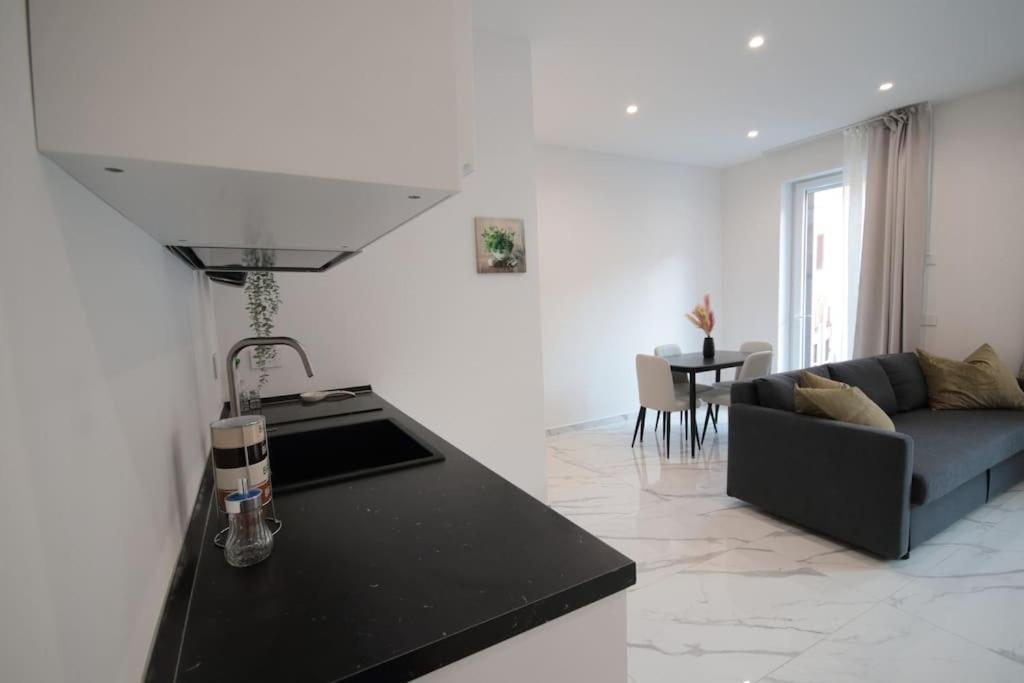 Appartamento Chiaia Arcoleo House - Sofia