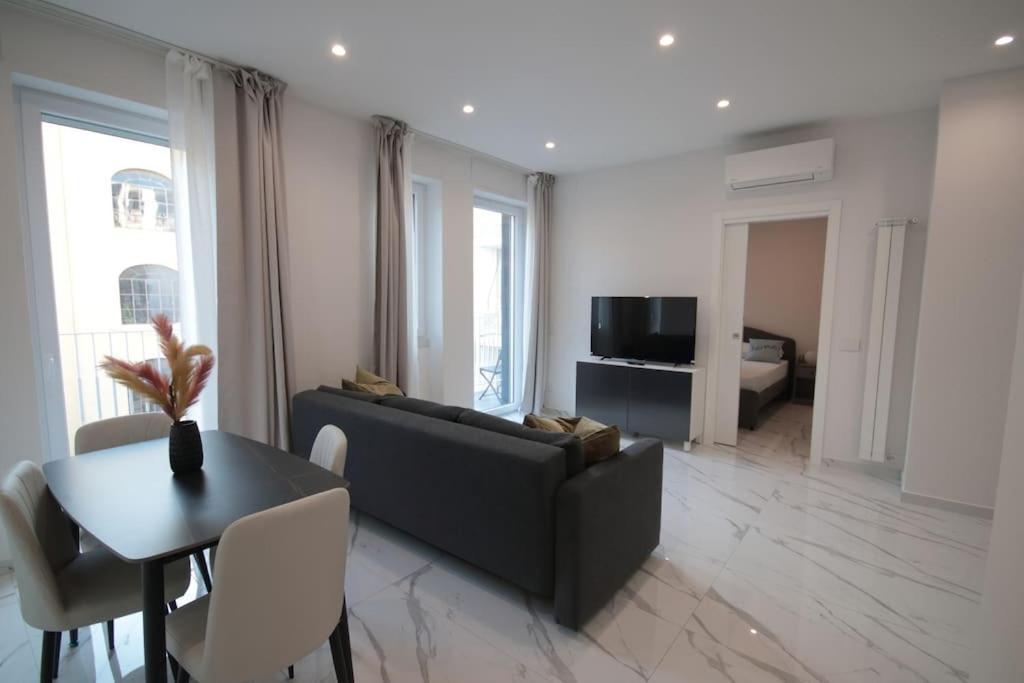 Appartamento Chiaia Arcoleo House - Sofia